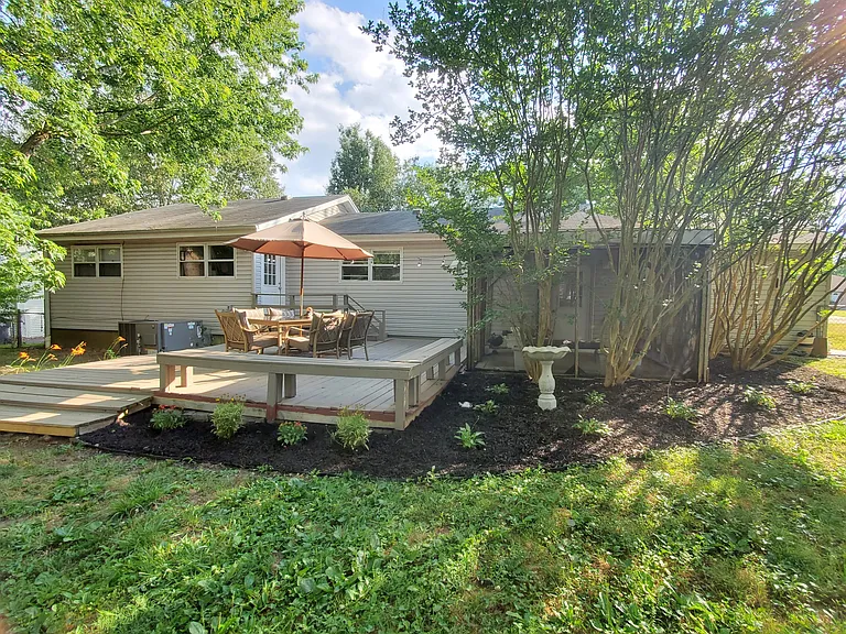 1709 Oak Hill Dr — Photo 5