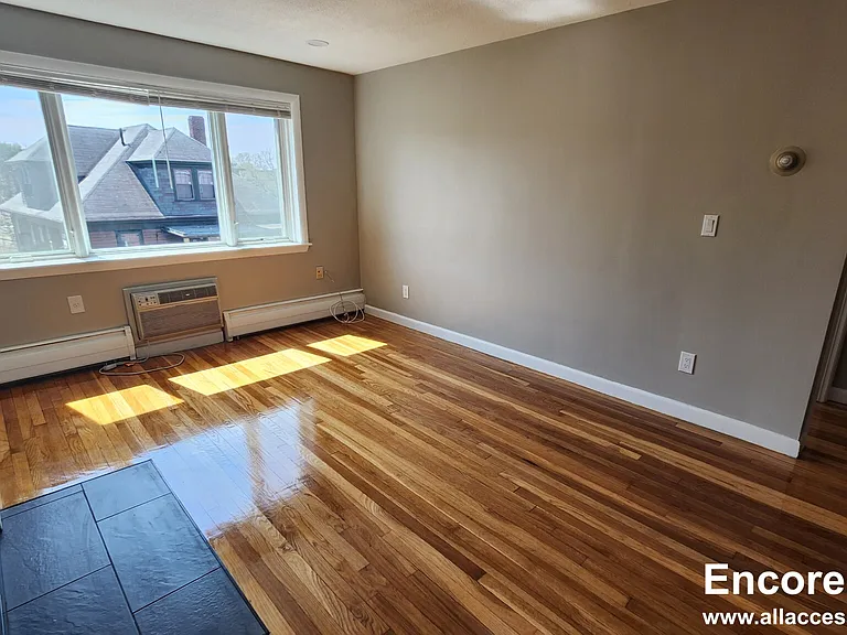 48 Evergreen St #4 — Photo 7