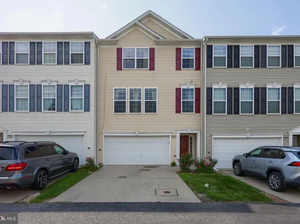 2307 Golden Eagle Dr, York, PA 17408