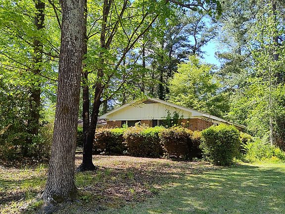 4th image of 204 Club Pines Dr
