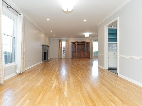 3rd image of 7127 Taylor Ave