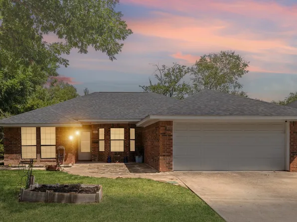 813 E 2nd St, Weatherford, TX 76086