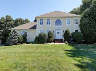 9 Hunters Knl, Smithfield, RI 02917