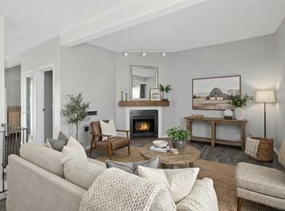 2240 A W 43rd St SE, Calgary, AB T2B 1H5