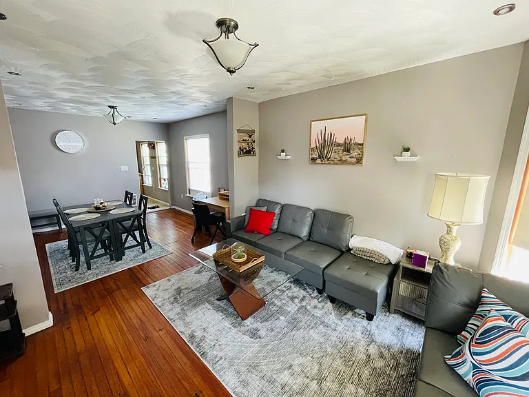 1136 Hilton Ave #2 — Photo 3