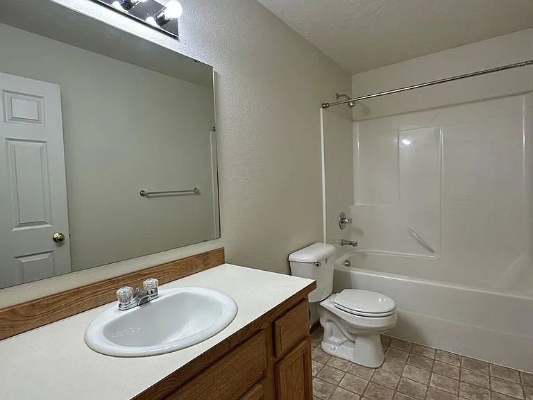 419 N Arbutus Ave — Photo 13