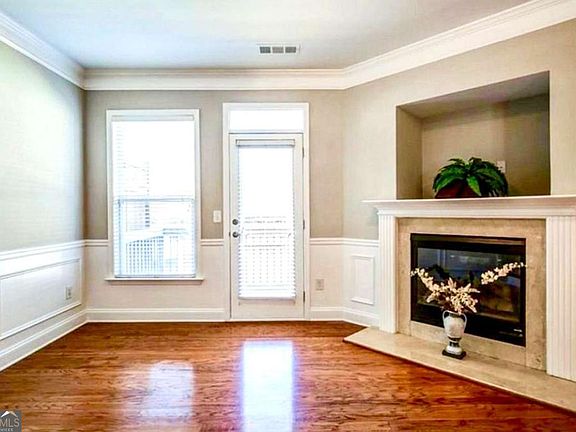 4th image of 217 16th St NW APT 6