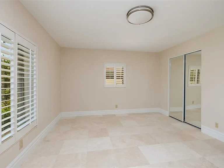 300 Brightwaters Blvd NE — Photo 33