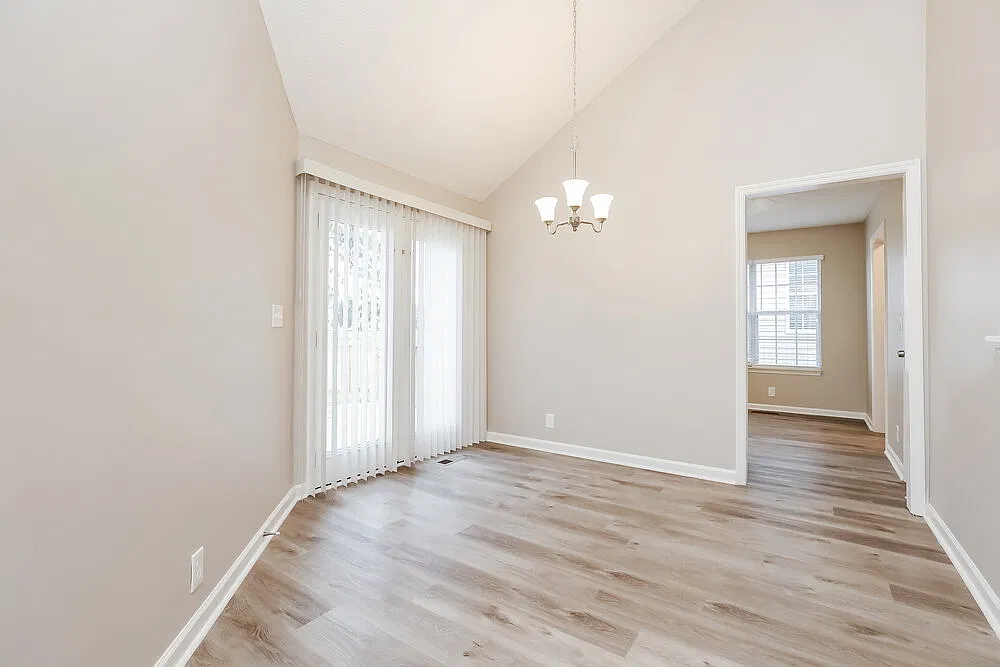 3 bed, 2.0 bath, 1235 sqft, $2,195 — Photo 4