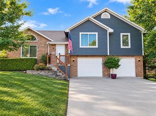 500 SW Bobcat St, Oak Grove, MO 64075