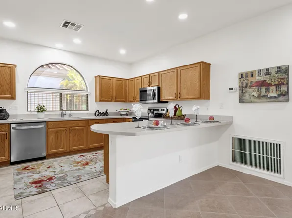 5164 S BARLEY Way, Gilbert, AZ 85298