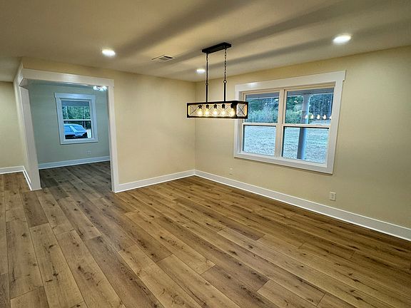 3rd image of 3042 Halcyondale Rd