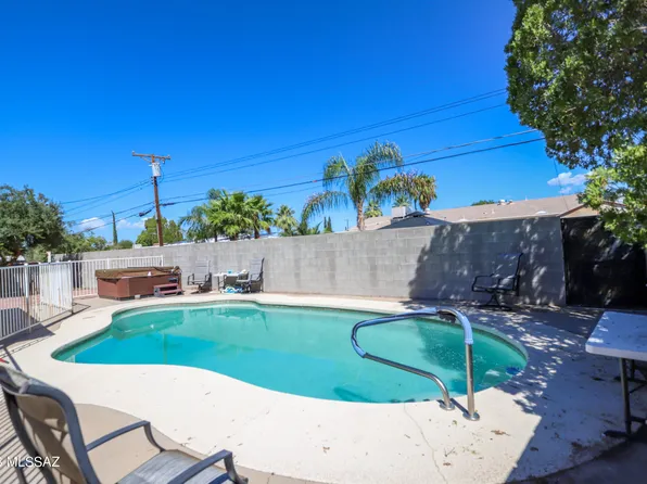 7049 E Calle Denebola, Tucson, AZ 85710