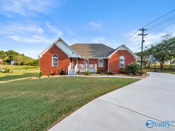 24991 Blossom Ln, Athens, AL 35613