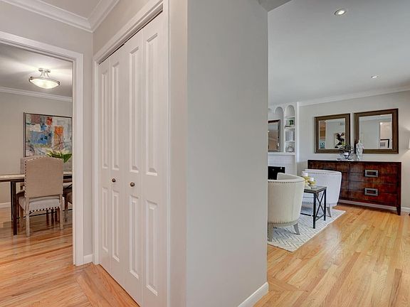 4th image of 2567 Hampton Ave