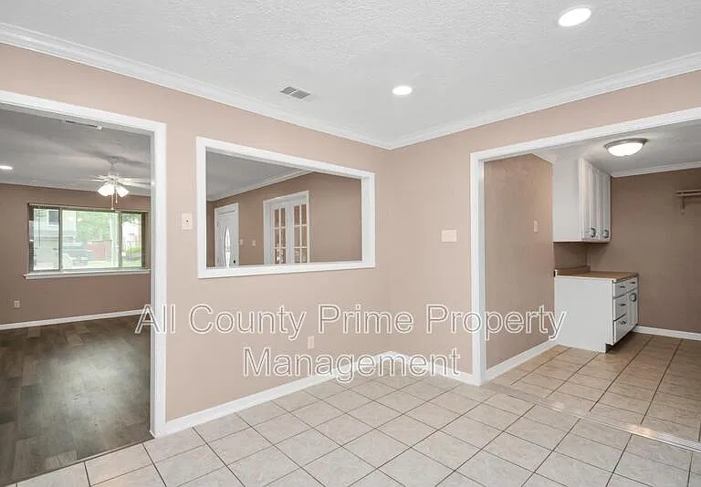 1906 Airline Dr — Photo 11