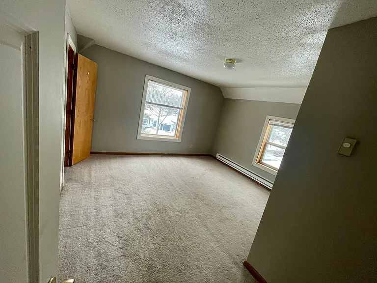528 Spruce St — Photo 6