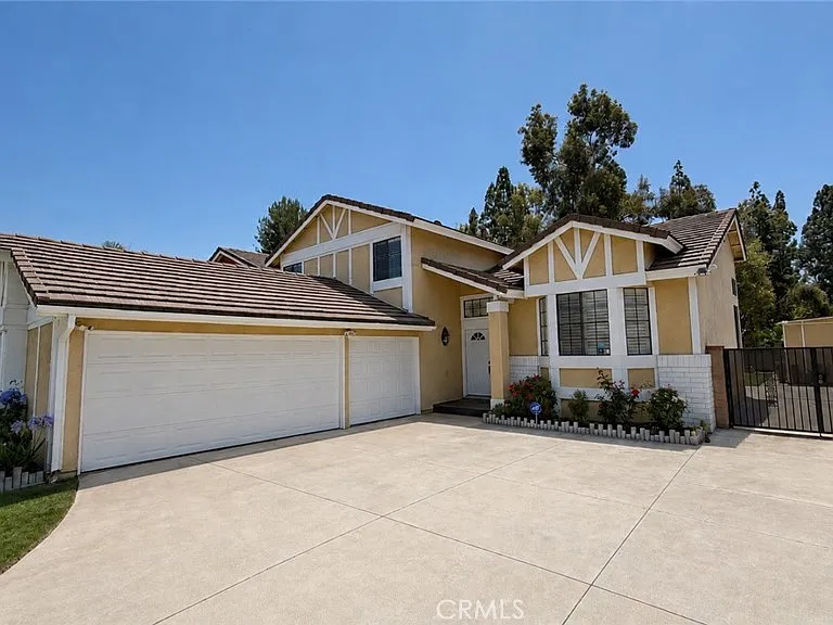 19178 Bel Air Dr — Photo 1