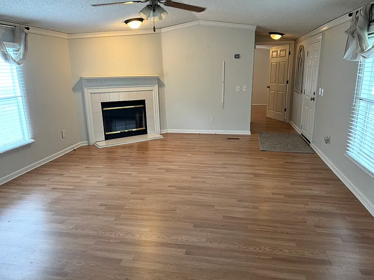 1608 Old River Rd — Photo 2