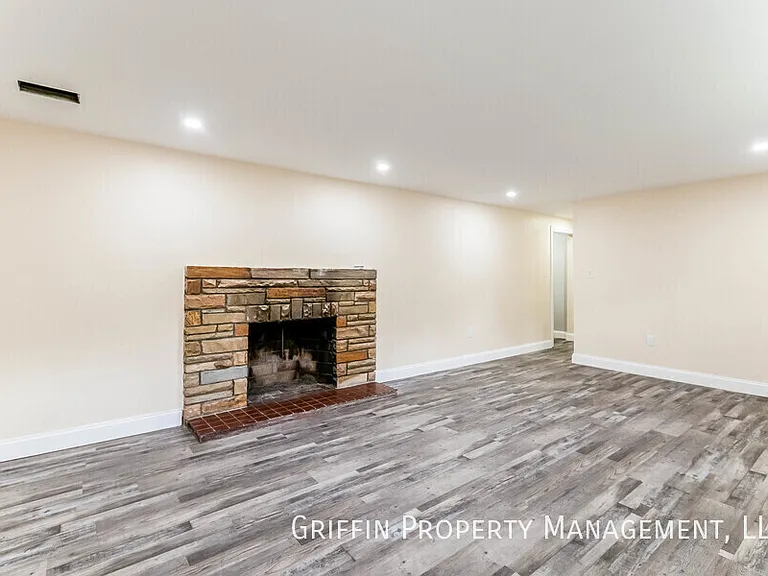 3505 Everest Dr — Photo 7