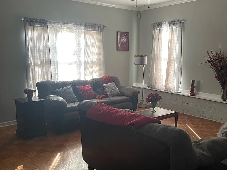 Example of furnished bonus room