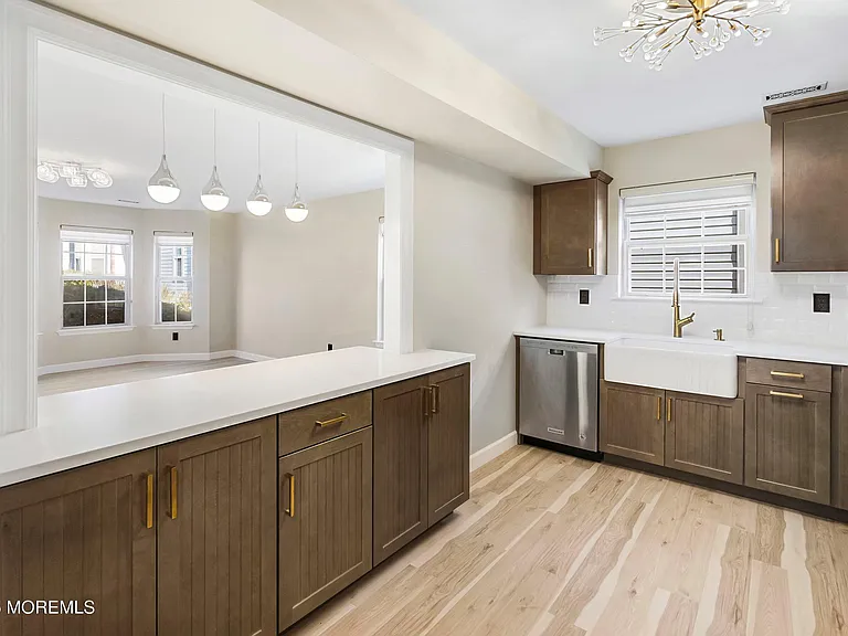 103 Hyacinth Ln — Photo 4