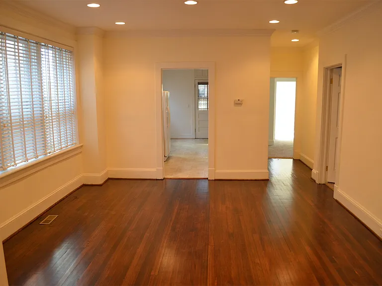 621 W Princess Anne Rd #1 — Photo 7