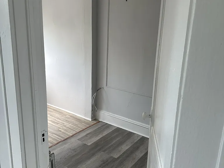 50 Montrose Ter — Photo 18