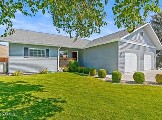 1407 W Cherry Ave, Selah, WA 98942