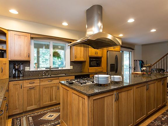 2nd image of 480 Andergren Dr