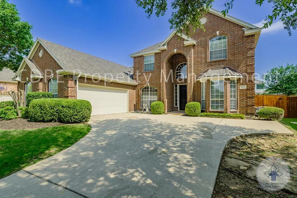 1211 Limestone Creek Dr — Photo 2
