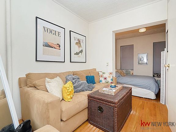 2nd image of 120 Macdougal St APT 8