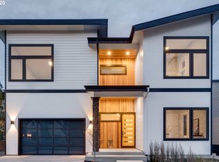 5530 SW Menefee Dr, Portland, OR 97239