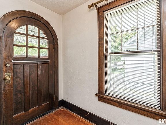 5th image of 218 W 29th St