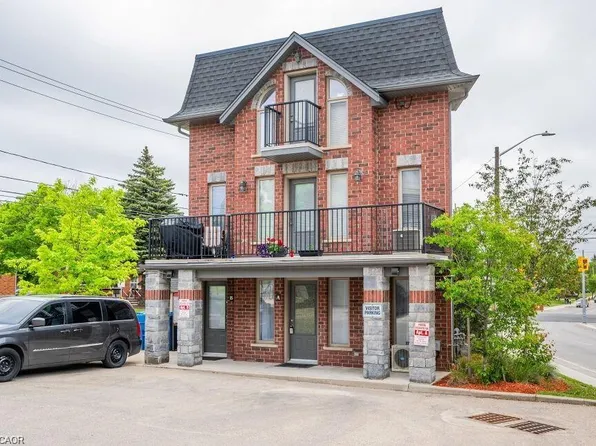 489 East Ave #A, Kitchener, ON N2H 0A8