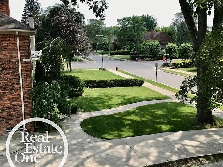 636 Neff Rd — Photo 3
