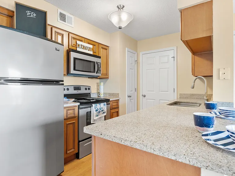 The Pawn - 1 Bed / 1 Bath - 631-661 Sq.Ft.