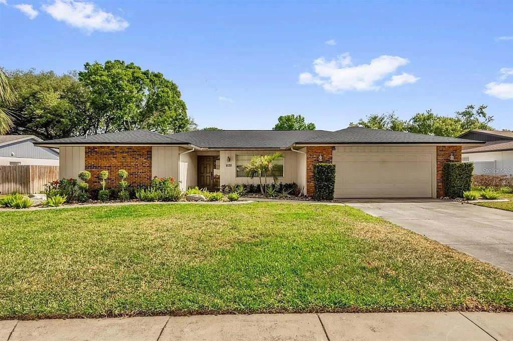 4 bed, 2.0 bath, 1928 sqft, $3,100 — Photo 2