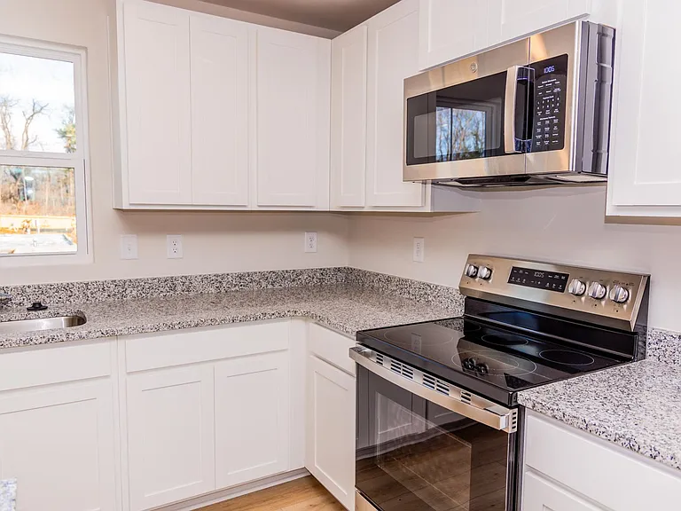 327 White Birch Rd — Photo 10