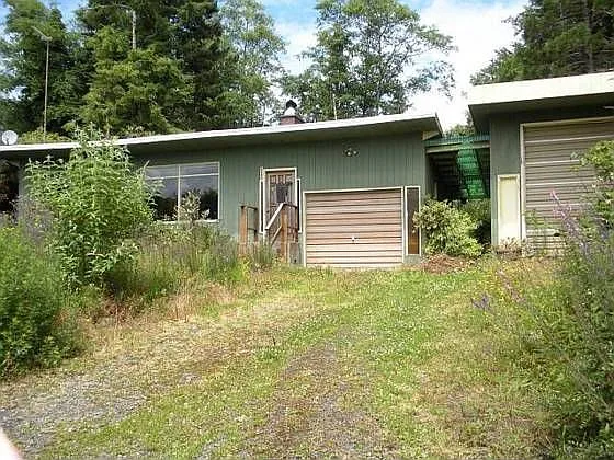 5290 Main St photo 1
