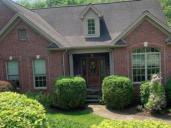 670 Lakeview Dr, Washington, PA 15301