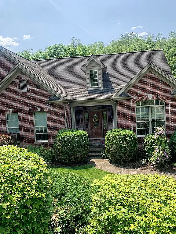 670 Lakeview Dr photo 1