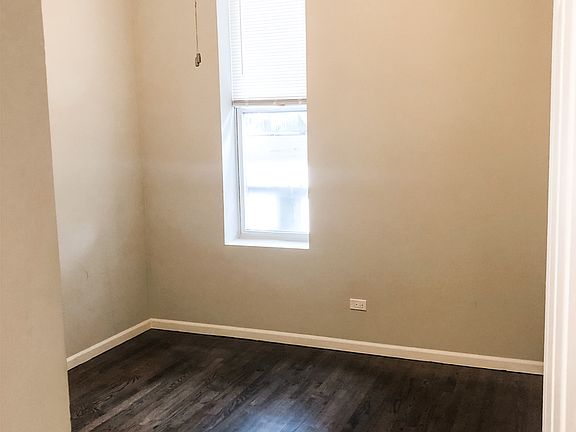 4th image of 3307 N Southport Ave APT 1R