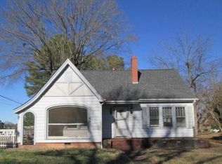 52 Maple St, Badin, NC 28009