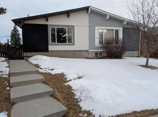 528 E Queensland Pl SE, Calgary, AB T2J4T3