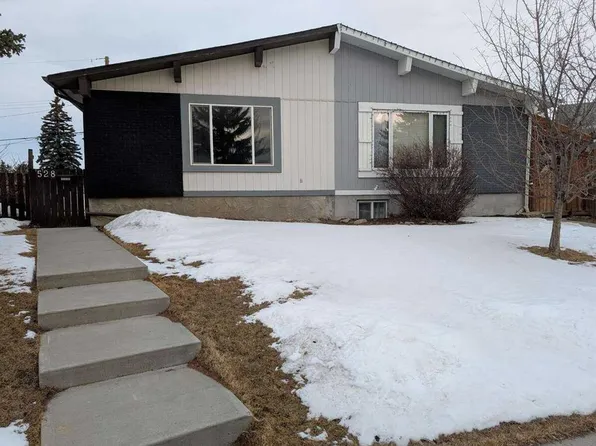 528 E Queensland Pl SE, Calgary, AB T2J 4T3