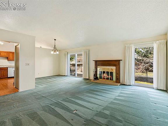 3rd image of 2051 Glenhill Rd