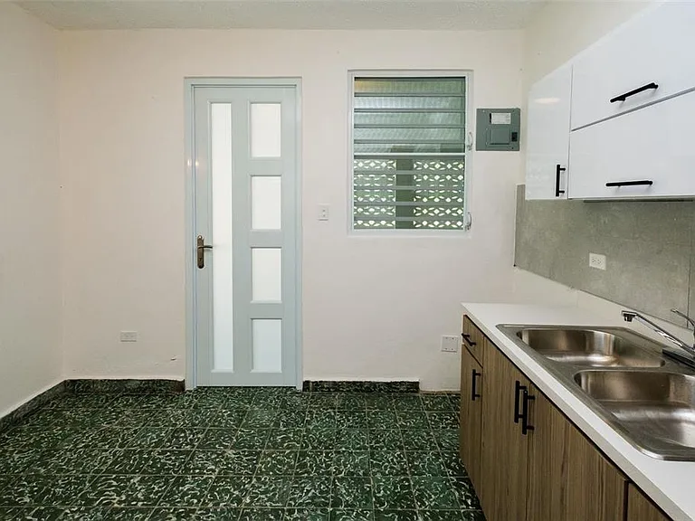 1041B Luis Cordova Chirino Ext — Photo 5