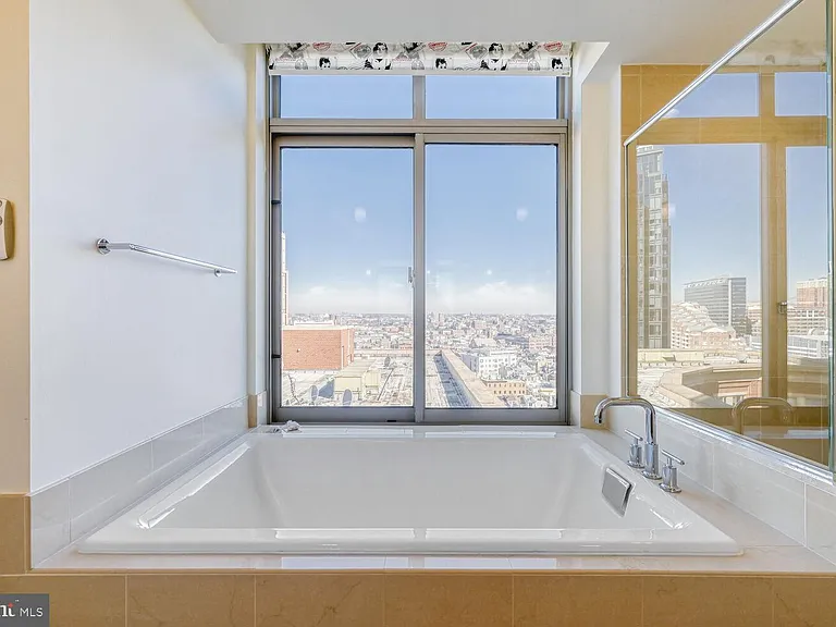675 President St #1501 — Photo 18