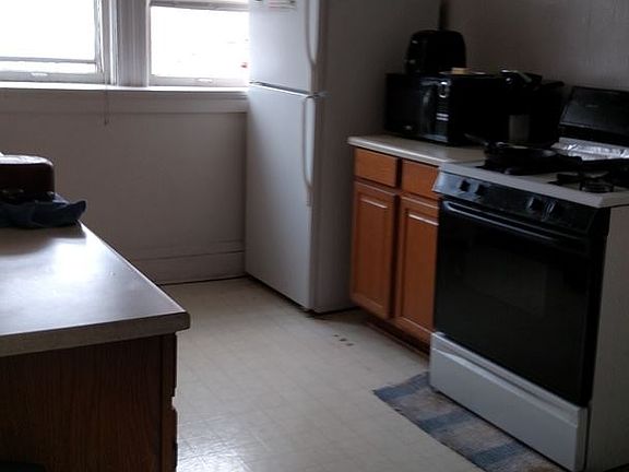 5th image of 1902 E Linnwood Ave APT 3